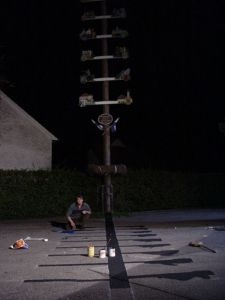 Maibaum - Schatten der Tradition